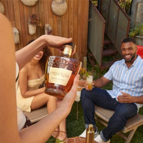 Stella Rosa Brandy Honey Peach Italian Brandy Perspective: top