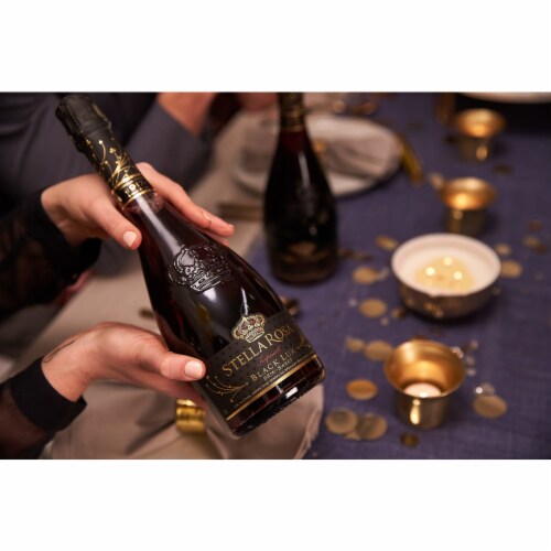 Stella Rosa Imperiale Black Lux Sparkling Red Wine Perspective: top