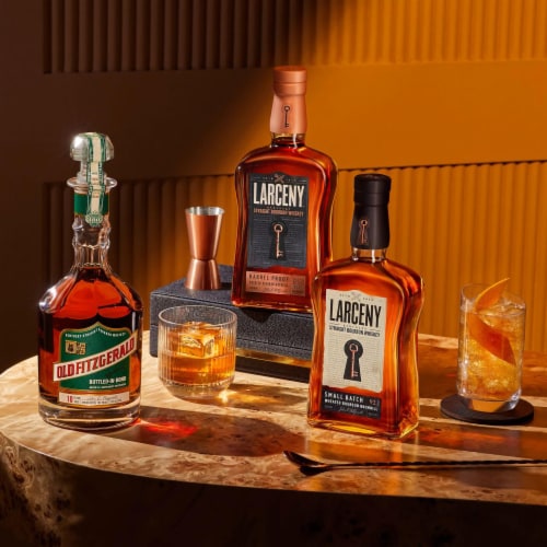 Larceny Small Batch Kentucky Straight Bourbon Whiskey Perspective: top