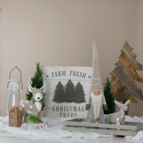 Northlight 23.5 Brown Textured Wood Tabletop Christmas Tree Perspective: top