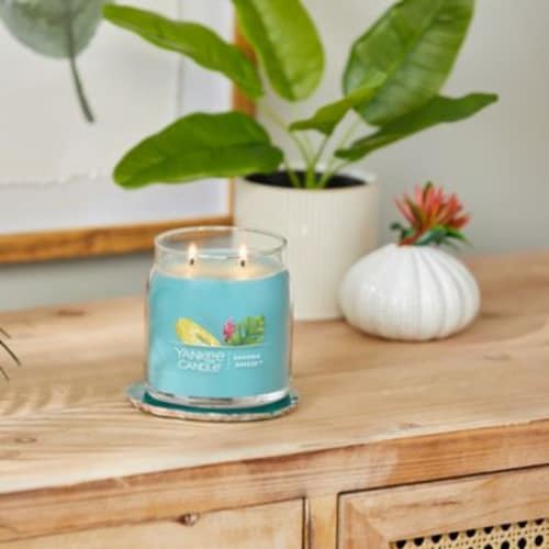 Yankee Candle® Signature Collection Candle Bahama Breeze™ Perspective: top