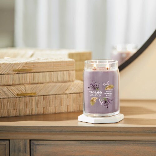 Yankee Candle® Dried Lavender & Oak​ Signature Large Jar Candle Perspective: top
