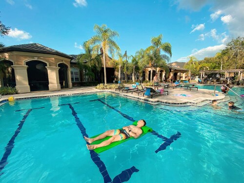 Vos 72 Soft Wavy Foam UV Chlorine Resistant Water Pool Float, Coral (2 Pack) Perspective: top