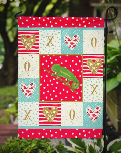 Carolines Treasures CK5531GF Chameleon Flag Garden Size, Red Perspective: top