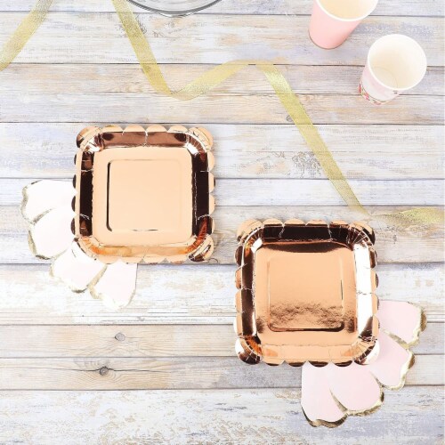 Gold square on sale paper plates