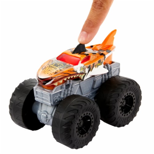 Mattel Hot Wheels® Monster Trucks Roarin Wreckers Tiger Shark Vehicle Perspective: top