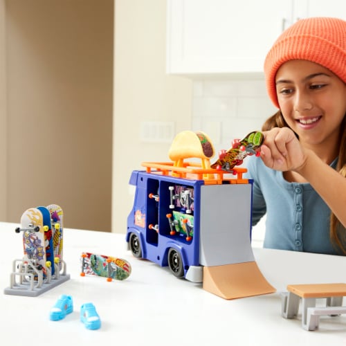 Mattel Hot Wheels Skate Taco Truck Play Case Perspective: top