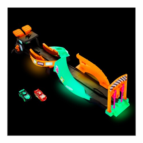 Mattel Disney Pixar and Cars Glow Racers Launch 'N' Criss-Cross Track Playset Perspective: top