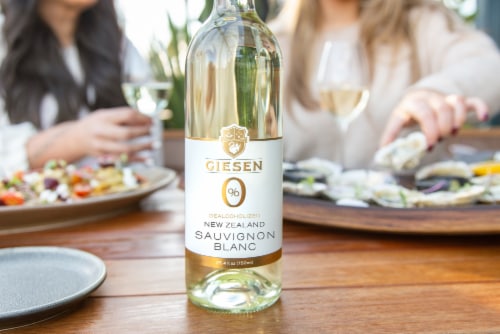 Giesen 0% Sauvignon Blanc Non-Alcoholic Low Calorie New Zealand White Wine Perspective: top