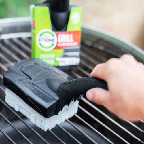 EarthStone® Grill Cleaning Block with Starter Handle - Black/Gray Perspective: top