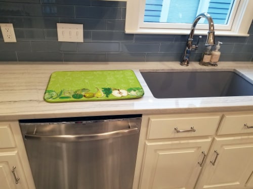 Carolines Treasures BB5135DDM Fruits and Vegetables in Green Dish Drying Mat Perspective: top