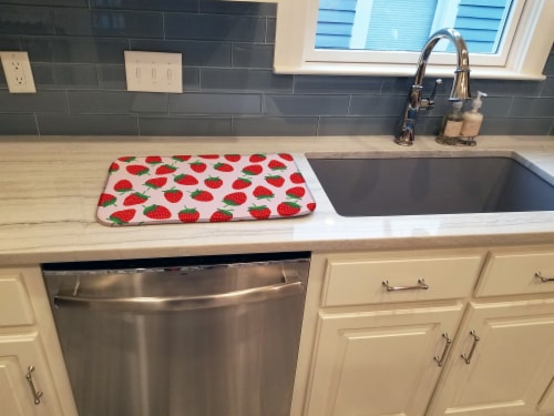Carolines Treasures BB5146DDM Strawberries on Pink Dish Drying Mat Perspective: top
