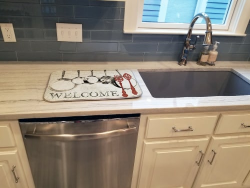 Carolines Treasures  SB3087DDM Pots and Pans Welcome Dish Drying Mat Perspective: top