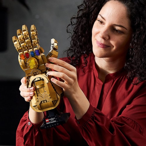 LEGO® Marvel Infinity Gauntlet Building Set Perspective: top