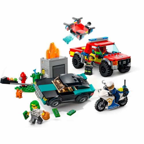 60319 LEGO® City Fire Rescue & Police Chase Building Set Perspective: top