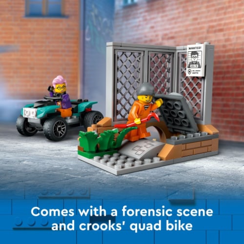 LEGO® City Police Mobile Crime Lab Truck 60418 Building Set Perspective: top