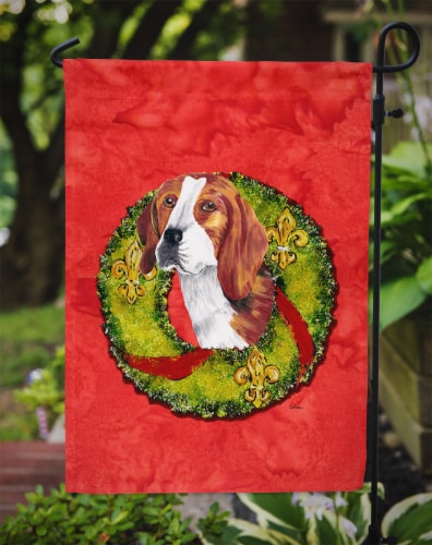 Carolines Treasures SC9101GF Beagle Christmas Wreath Garden Flag Perspective: top