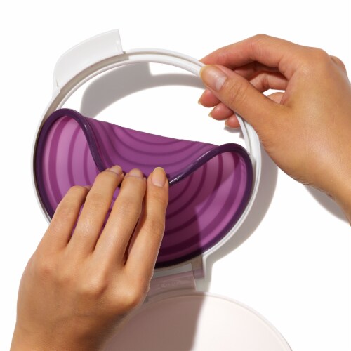 Good Grips Softworks Cut and Keep Silicone Onion Saver Perspective: top