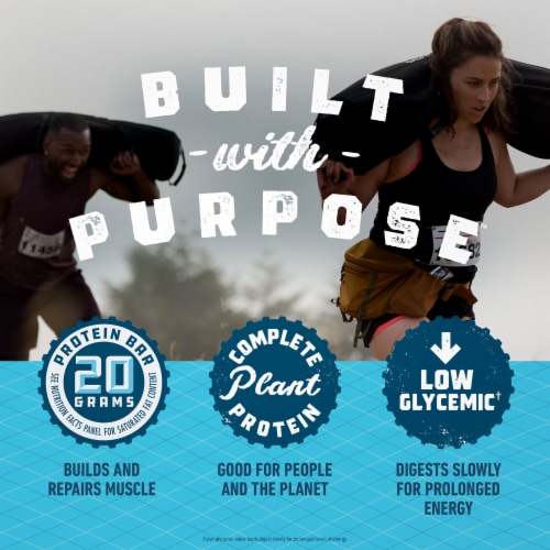 Clif Builders Cookies 'N Cream Flavor Protein Bars Perspective: top