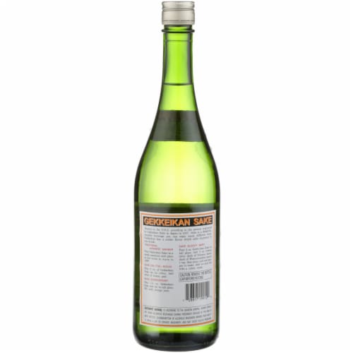 Gekkeikan Junmai Sake Perspective: top