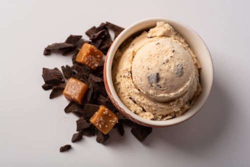 Graeter's French Pot Caramel Macchiato Ice Cream Pint Perspective: top