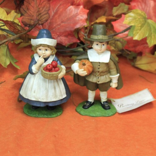 Thanksgiving Pilgrim Kids Polyresin Pumpkin Apples Td6064 Perspective: top