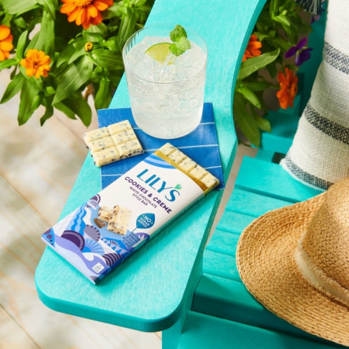 LILY'S Cookies and Creme White Chocolate Style No Sugar Added Sweets Bar Perspective: top