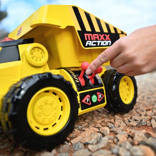 Maxx Action Motorized 2-in-1 Dig Rig Perspective: top