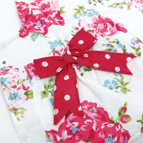 Wrapables Mother and Daughter Ruffles and Roses Apron for Baking, Cooking & Crafts Perspective: top