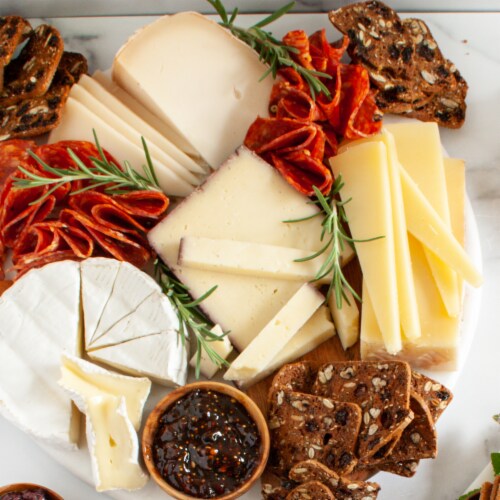 HoneyBee Goat Gouda - 10lb Whole Wheel - Cheese Storge Bag Set Perspective: top