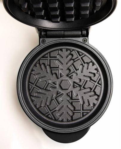 Nostalgia My Mini White Snowflake Waffle Maker Perspective: top