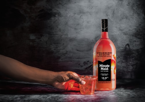 Minute Maid™ Spiked Strawberry Daiquiri Flavored Wine Cocktail Perspective: top