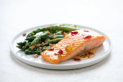 Home Chef Grill Kit Red Pepper Jelly-Glazed Salmon With Crispy Onion Asparagus Perspective: top