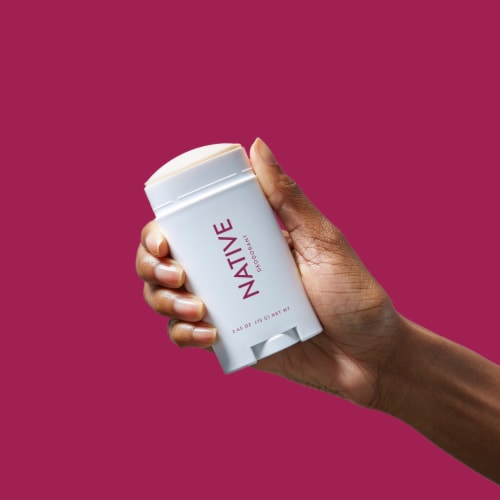 Native Blackberry & Green Tea Deodorant Perspective: top