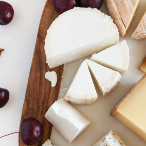 French Cheeses for the Connoisseur Assortment (30.5 ounce) Perspective: top