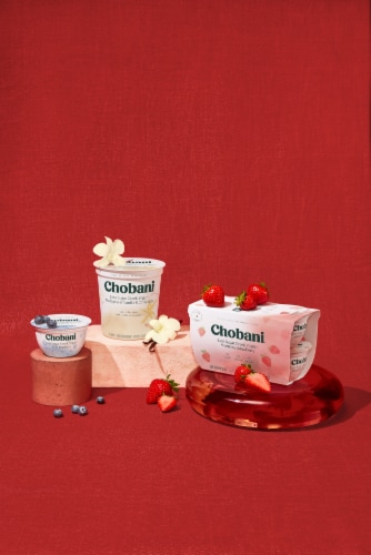 Chobani® Less Sugar Low-Fat Clingstone Peach Greek Yogurt Perspective: top