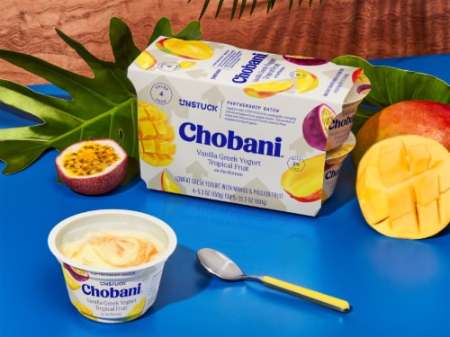 Chobani® Unstuck Vanilla Tropical Fruit Low Fat Greek Yogurt Cups Perspective: top