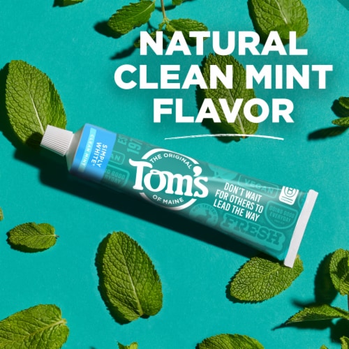 Tom’s of Maine Simply White Toothpaste Anti-Cavity with Fluoride in Clean Mint Perspective: top