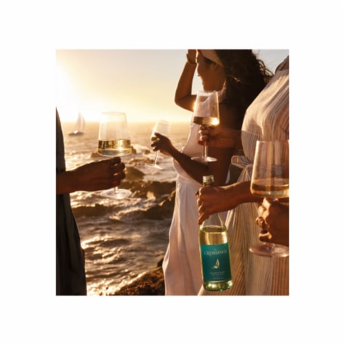 The Crossings Sauvignon Blanc New Zealand White Wine Perspective: top