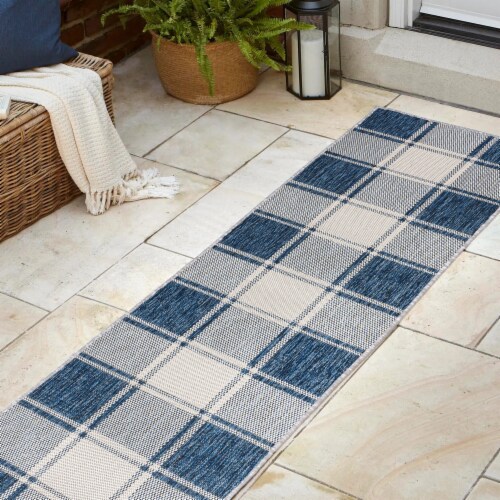 Sabine Traditional Farmhouse Bold Gingham Indoor/Outdoor Area Rug Perspective: top