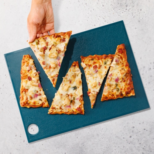 Home Chef Chicken Bacon Ranch Flatbread Pizza Perspective: top