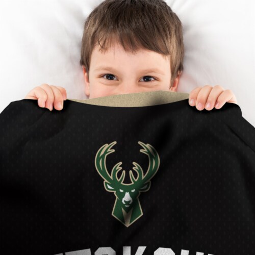 Sleep Squad Milwaukee Bucks Giannis Antetokounmpo 60” x 80” Raschel Plush Blanket Perspective: top