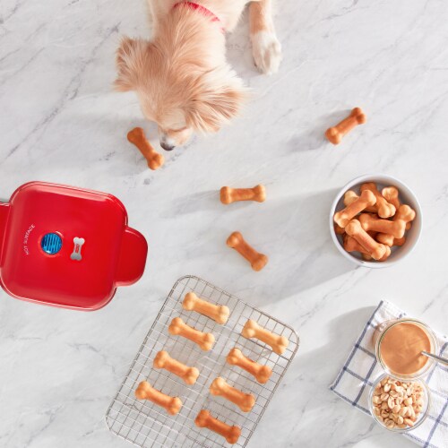 Dash Mini Dog Treat Maker Makes 6 treats for your dog - Used