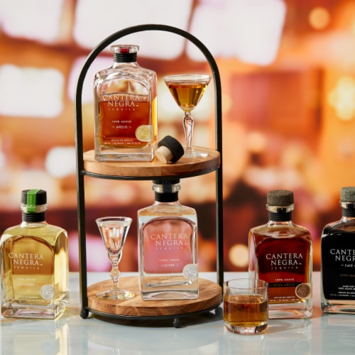 Cantera Negra Tequila Anejo Perspective: top