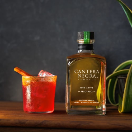 Cantera Negra Tequila Reposado Perspective: top