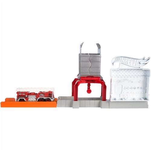 Hot Wheels Blaze Blast Playset Perspective: top