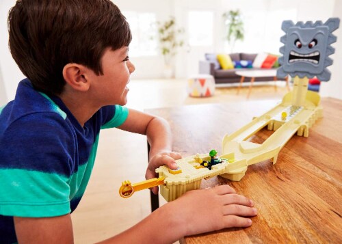 Hot Wheels Mariokart THWOMP Ruins Track Set Perspective: top