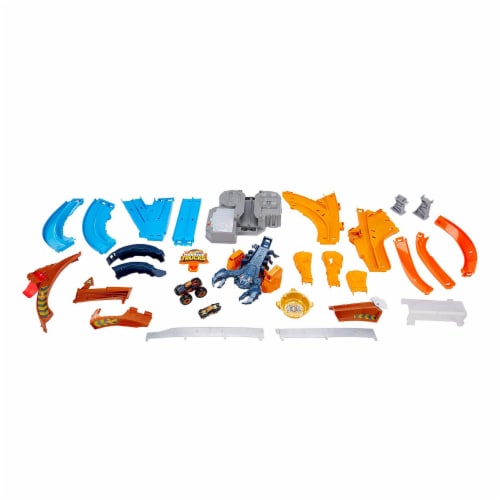 Hot Wheels Monster Trucks Scorpion Sting Raceway Motorized Track Set Perspective: top