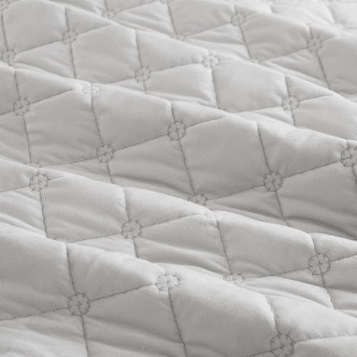 Modavari Quilt Full/Queen - Grey Perspective: top