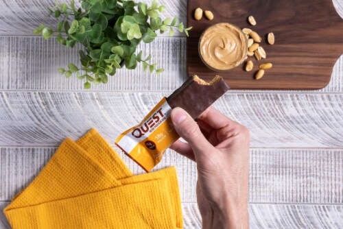 Quest Crispy Chocolate Peanut Butter Protein Bars Perspective: top